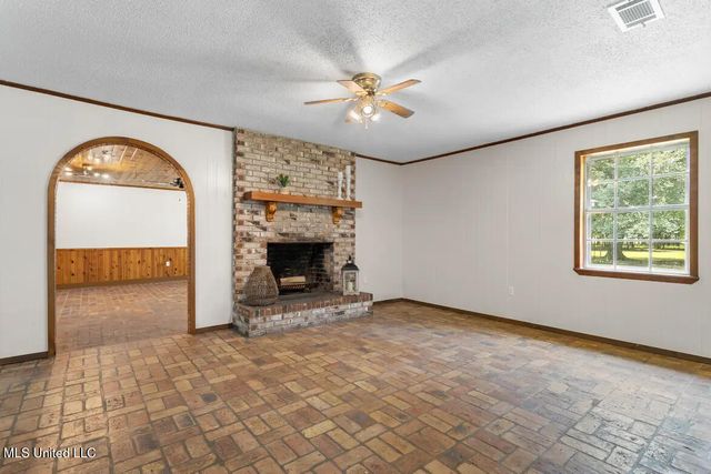 9100 Augusta Road, Moss Point, MS 39562