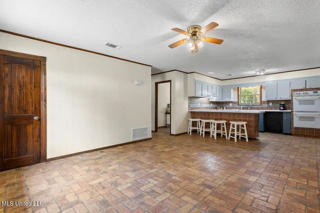 9100 Augusta Road, Moss Point, MS 39562