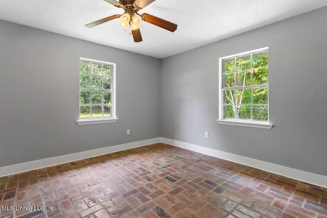 9100 Augusta Road, Moss Point, MS 39562