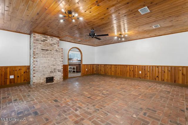 9100 Augusta Road, Moss Point, MS 39562