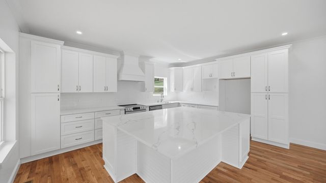 930 Lullwater Road, Red Bank, TN 37415