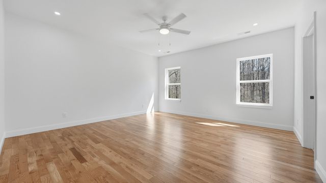 930 Lullwater Road, Red Bank, TN 37415