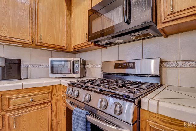 6412 Quaking Aspen Street, Bakersfield, CA 93313