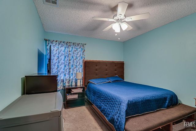 6412 Quaking Aspen Street, Bakersfield, CA 93313