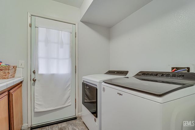 6412 Quaking Aspen Street, Bakersfield, CA 93313