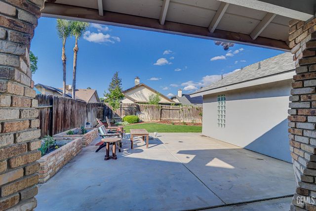 6412 Quaking Aspen Street, Bakersfield, CA 93313