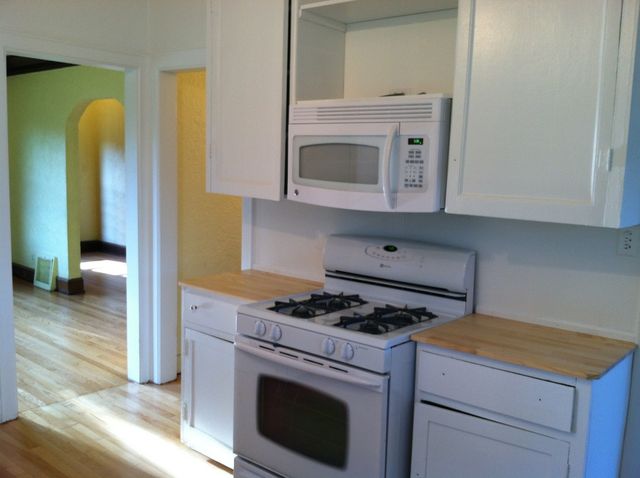 1561 N GARY Avenue, Wheaton, IL 60187