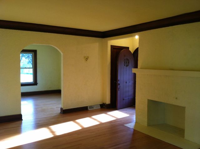 1561 N GARY Avenue, Wheaton, IL 60187