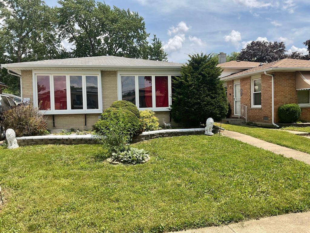 15947 Vine Avenue, Harvey, IL 60426