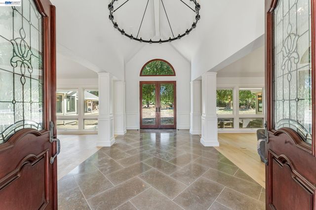 1080 Finley Rd, Pleasanton, CA 94588