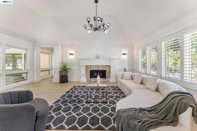 1080 Finley Rd, Pleasanton, CA 94588