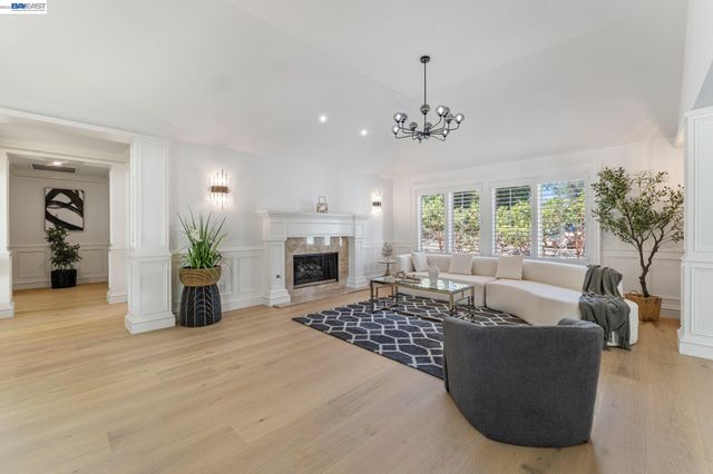 1080 Finley Rd, Pleasanton, CA 94588