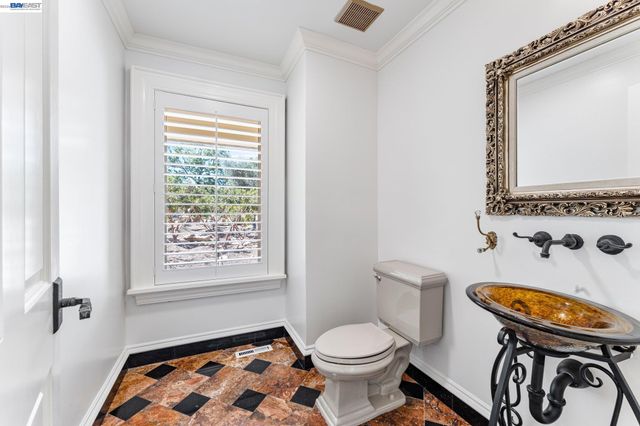 1080 Finley Rd, Pleasanton, CA 94588