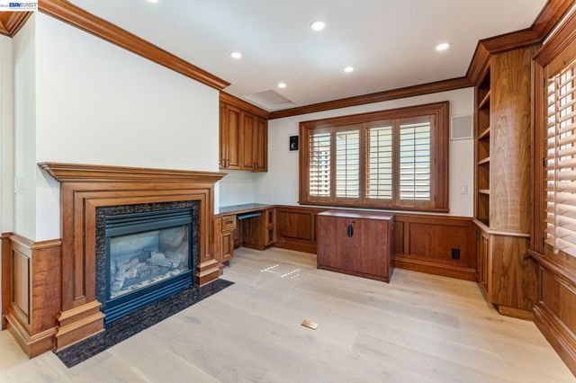 1080 Finley Rd, Pleasanton, CA 94588