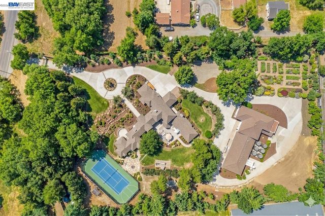 1080 Finley Rd, Pleasanton, CA 94588