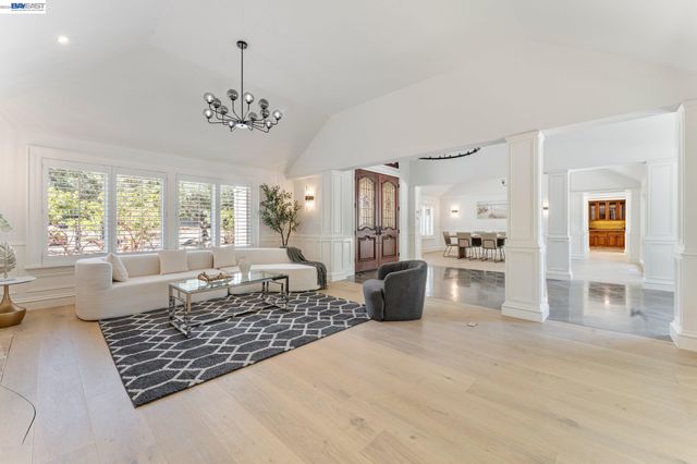 1080 Finley Rd, Pleasanton, CA 94588