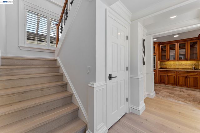 1080 Finley Rd, Pleasanton, CA 94588