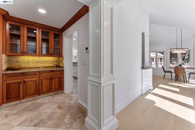 1080 Finley Rd, Pleasanton, CA 94588