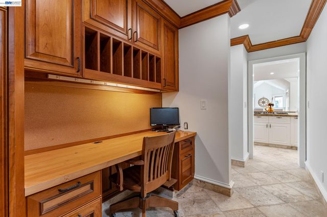 1080 Finley Rd, Pleasanton, CA 94588