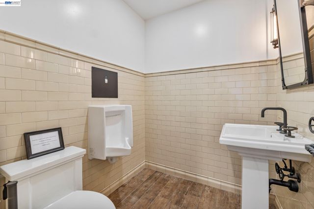 1080 Finley Rd, Pleasanton, CA 94588
