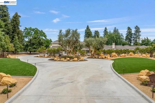 1080 Finley Rd, Pleasanton, CA 94588