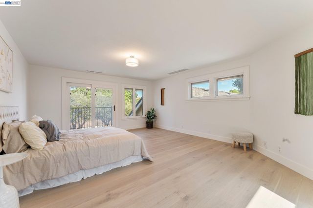 1080 Finley Rd, Pleasanton, CA 94588