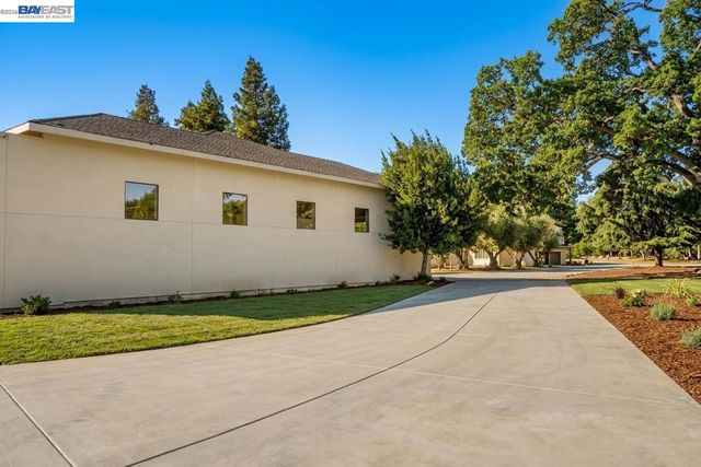 1080 Finley Rd, Pleasanton, CA 94588