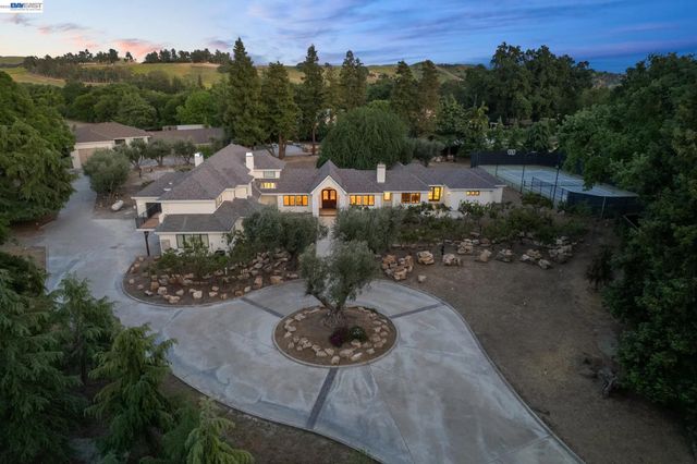 1080 Finley Rd, Pleasanton, CA 94588