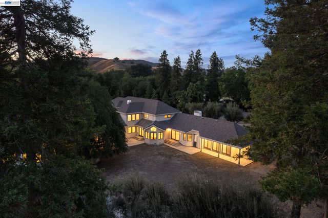 1080 Finley Rd, Pleasanton, CA 94588