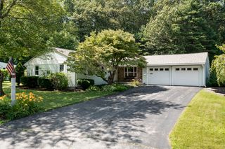 28 Meadow Wood Drive, Holden, MA 01520