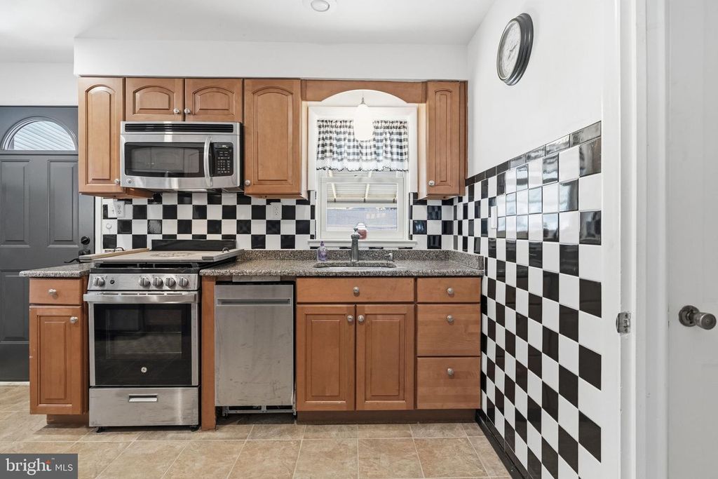 Image 14 of property listing at 117 W 11TH AVE, Conshohocken, PA 19428