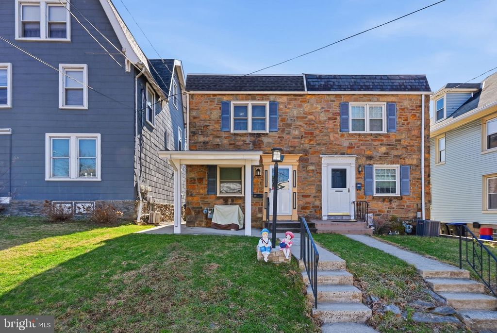 Image 2 of property listing at 117 W 11TH AVE, Conshohocken, PA 19428