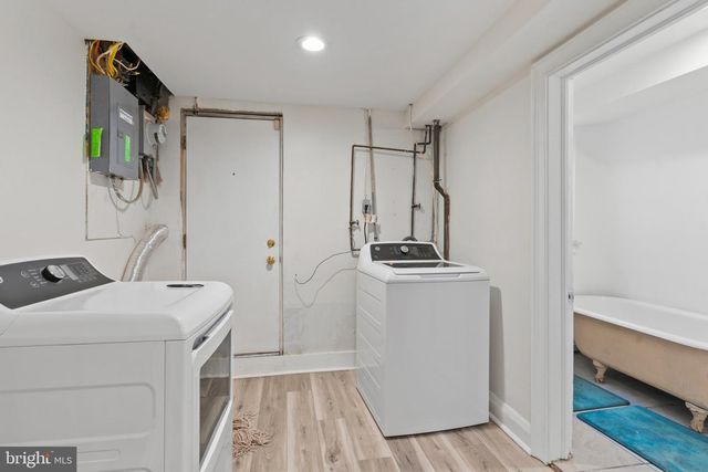 2609 E HOFFMAN ST, Baltimore, MD 21213