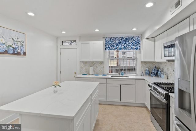 2609 E HOFFMAN ST, Baltimore, MD 21213