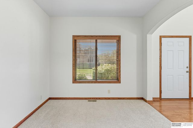 18424 Howard Street, Elkhorn, NE 68022