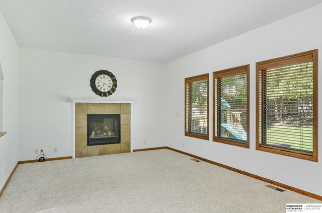 18424 Howard Street, Elkhorn, NE 68022