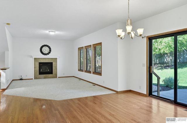 18424 Howard Street, Elkhorn, NE 68022