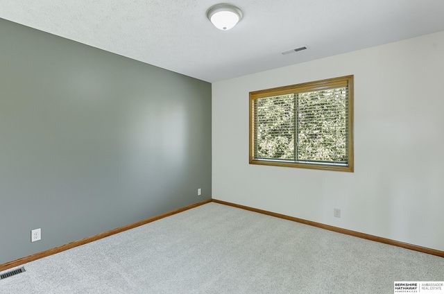 18424 Howard Street, Elkhorn, NE 68022