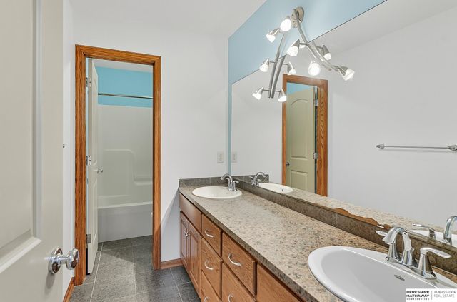 18424 Howard Street, Elkhorn, NE 68022