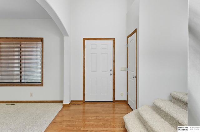 18424 Howard Street, Elkhorn, NE 68022