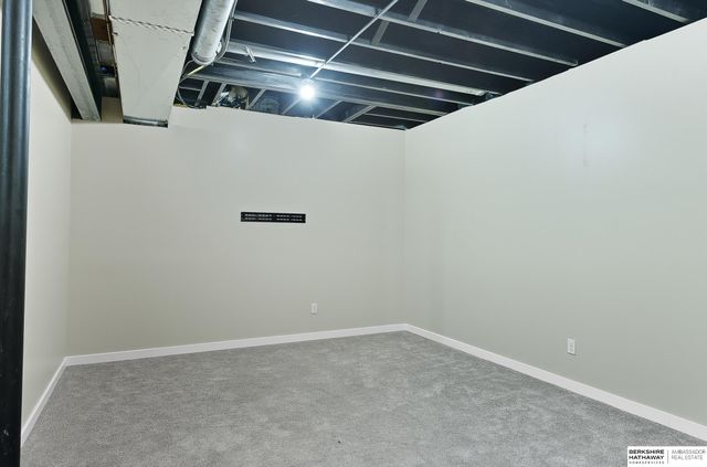 18424 Howard Street, Elkhorn, NE 68022