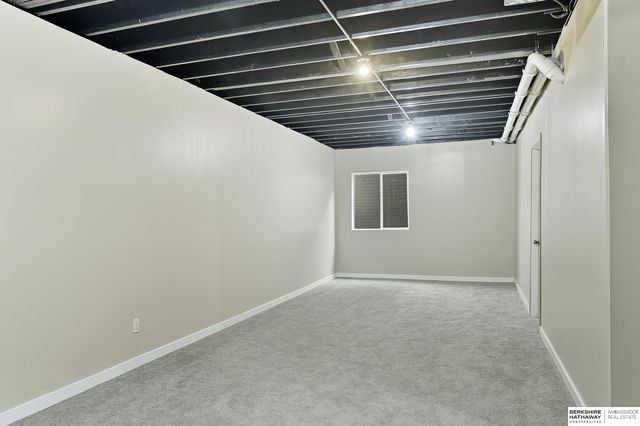 18424 Howard Street, Elkhorn, NE 68022