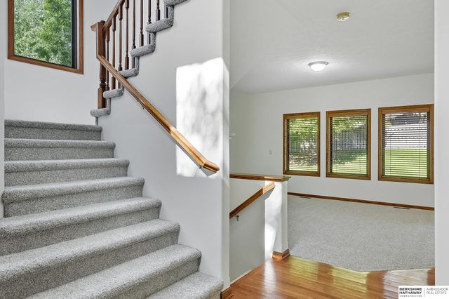 18424 Howard Street, Elkhorn, NE 68022