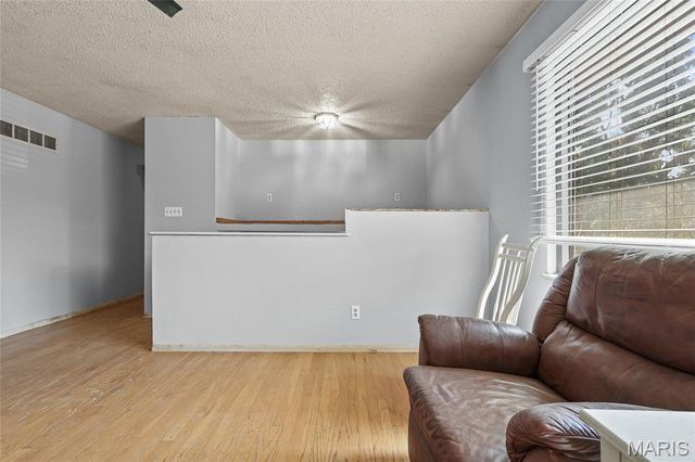 1965 Waybridge Lane, Fenton, MO 63026