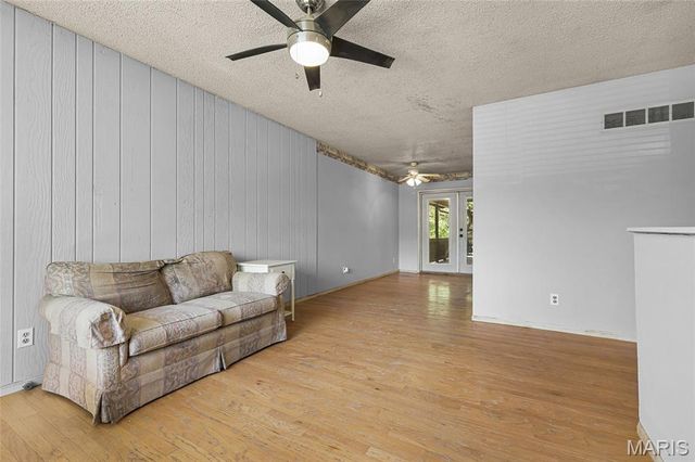 1965 Waybridge Lane, Fenton, MO 63026