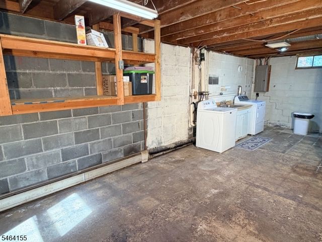 21 Tobyhanna Trl, Hopatcong Boro, NJ 07843