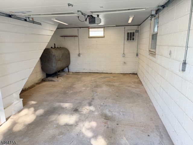 21 Tobyhanna Trl, Hopatcong Boro, NJ 07843