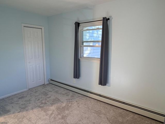 21 Tobyhanna Trl, Hopatcong Boro, NJ 07843