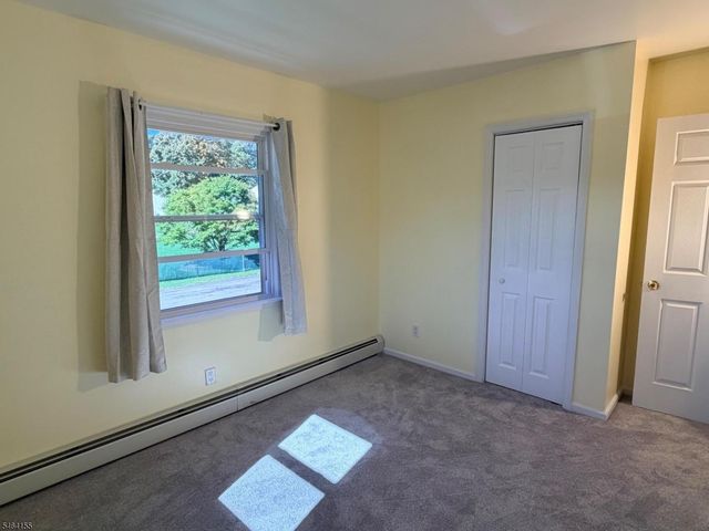 21 Tobyhanna Trl, Hopatcong Boro, NJ 07843