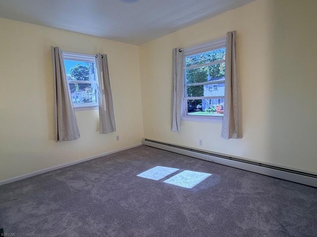 21 Tobyhanna Trl, Hopatcong Boro, NJ 07843